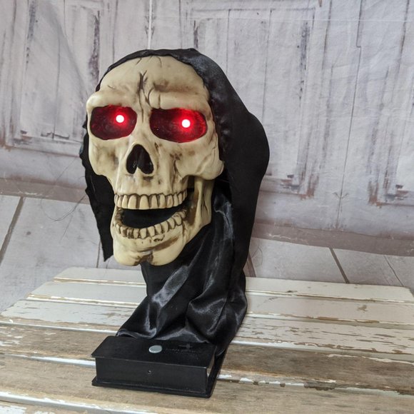 Jumping skull Halloween decor shocker prop head an - Picture 2 of 6